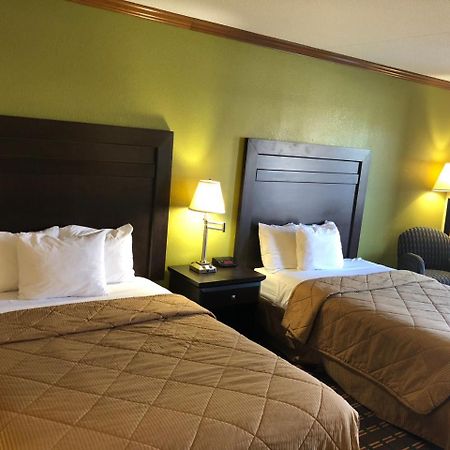 Americas Best Value Inn Maumee/Toledo Esterno foto